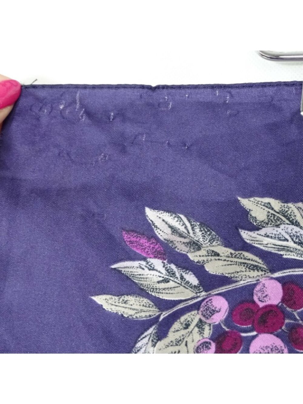 Vintage 80s Tie Rack Head Neck Handbag Scarf Leaves Fruit Purple 31" Italy FLAWS - Picture 8 of 8